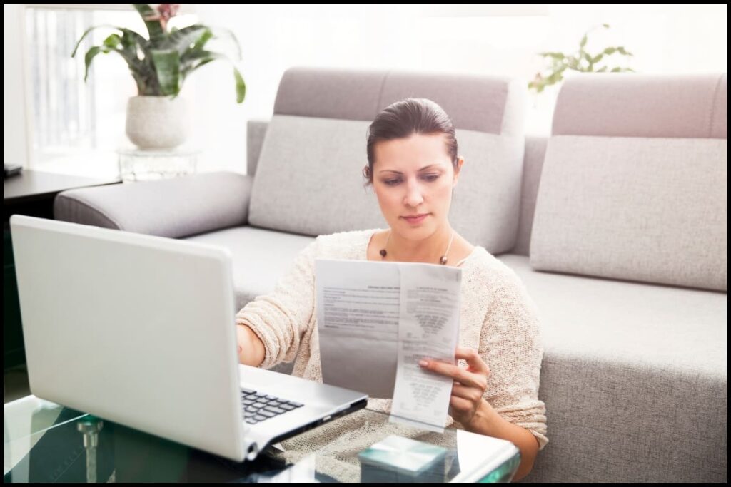 fica mais simples:
Reúna seus documentos
Inclua informes de rendimento, comprovantes de despesas (saúde, educação, etc.) e dados bancários.
Opte pelo modelo adequado
Escolha simplificado (20% de desconto automático, até R$ 16.754,34) ou completo (deduções comprovadas).
Baixe o programa da Receita Federal
Acesse o site oficial e escolha o Programa GERADOR ou o app IRPF.
Preencha todos os campos corretamente
Insira rendas, bens, dependentes e despesas. Revise antes de enviar!
Envie com antecedência
Confirme o envio e salve o recibo para consultas futuras.