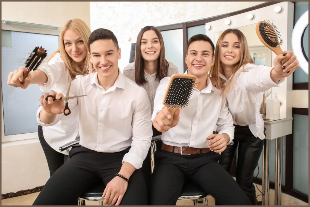 Nos últimos anos, o ensino profissionalizante tem conquistado espaço significativo, refletindo as necessidades do mercado cada vez mais dinâmico e exigente. 

As empresas buscam profissionais qualificados para ocupar vagas técnicas e operacionais de forma rápida e eficiente.